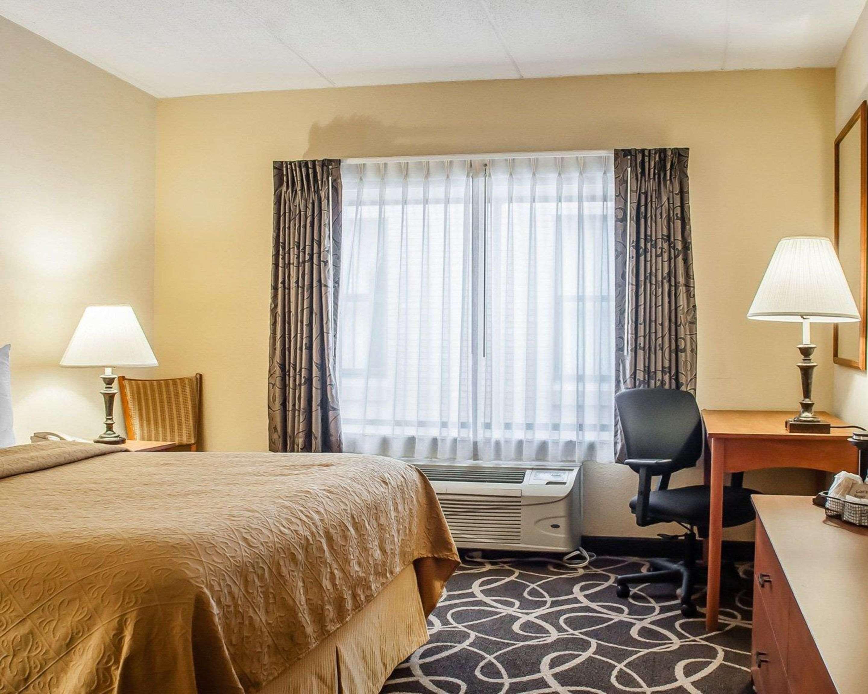 Quality Hotel & Suites At The Falls Cataratas do Niágara Exterior foto
