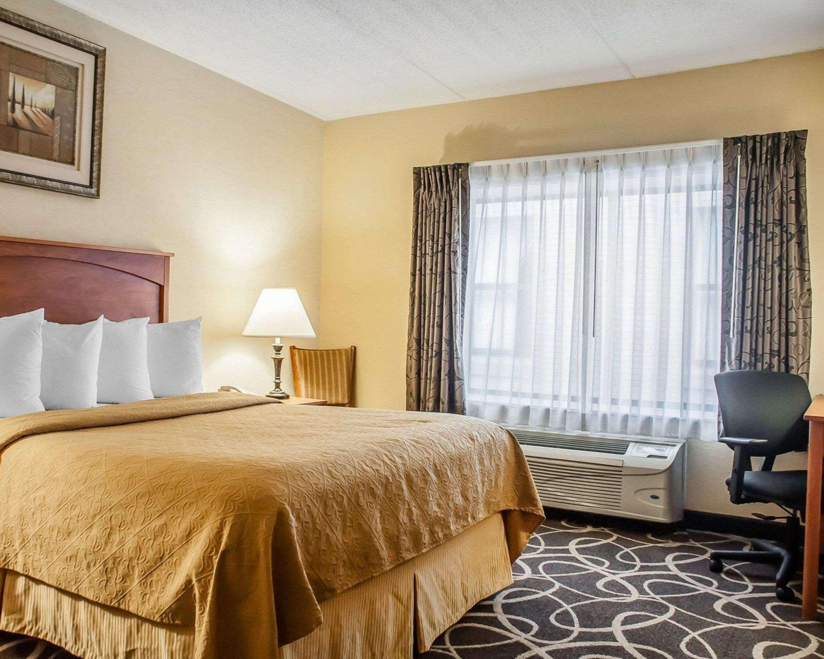 Quality Hotel & Suites At The Falls Cataratas do Niágara Exterior foto